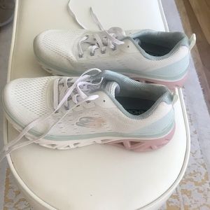Sketchers memory foam sneakers